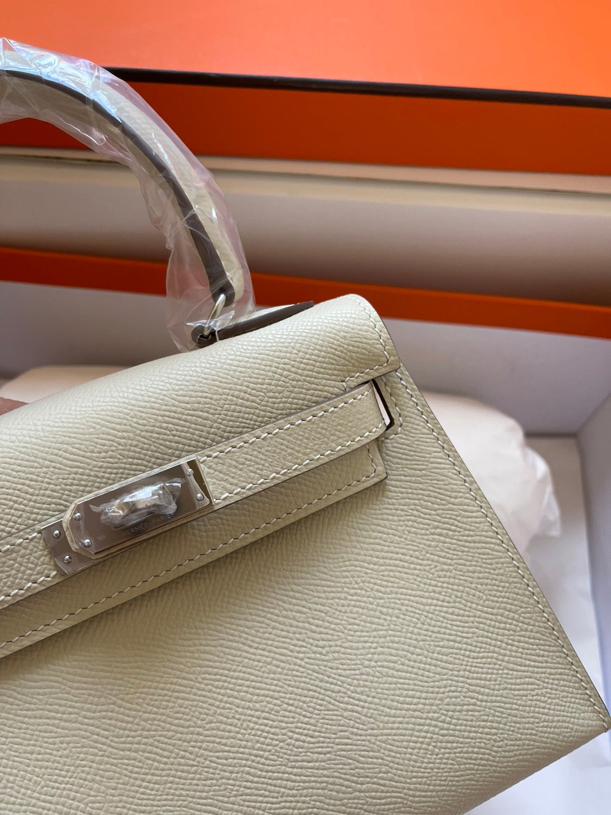 HERMES KELLY MINI 20 BAG IN OAT TAN CALFSKIN WITH SILVER HARDWARE
