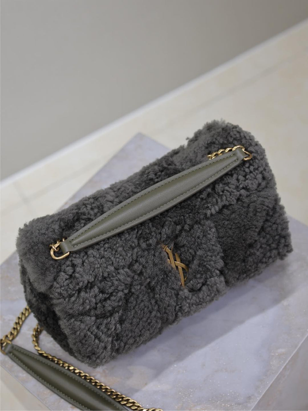 JAMIE BAG 20 IN DARK GRAY LAMB WOOL
